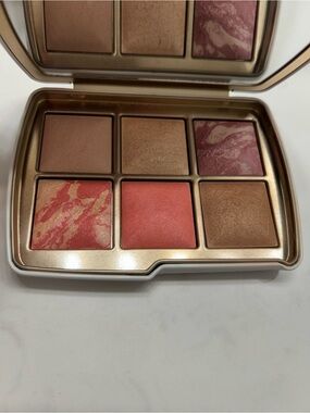 Hourglass Leopard palette (with owl case)
